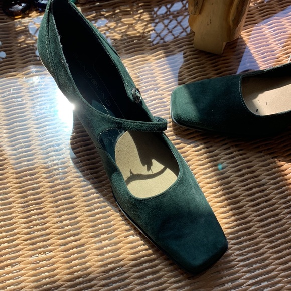 Bandolino Forest green comfy suede shoes - Picture 3 of 6